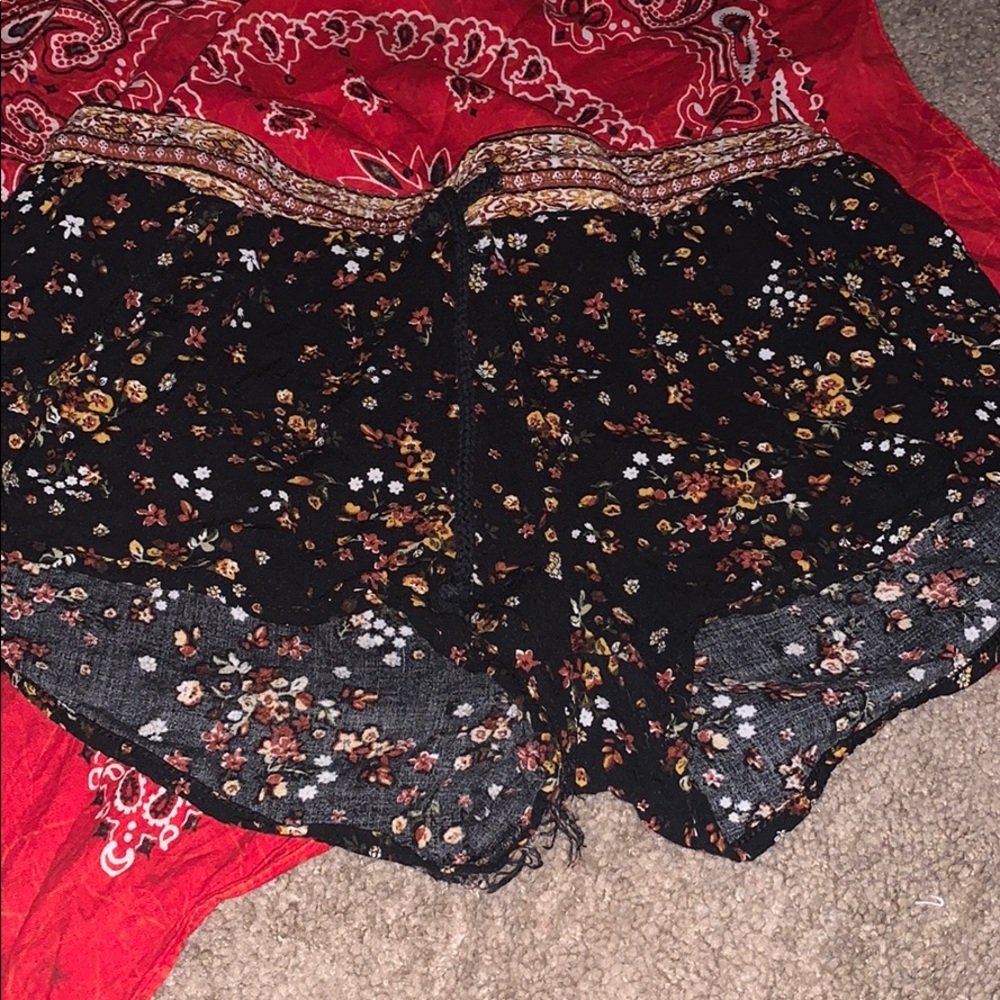 Full tilt floral chill comfy shorts